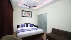 triple bed super deluxe Hotel Ganga Gaurav Haridwar 3
